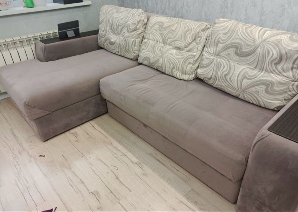 диван, спальное место