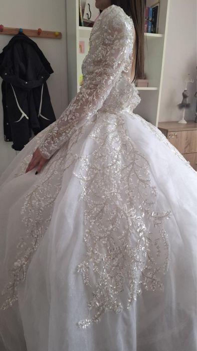 Сватбена рокля и аксесоари