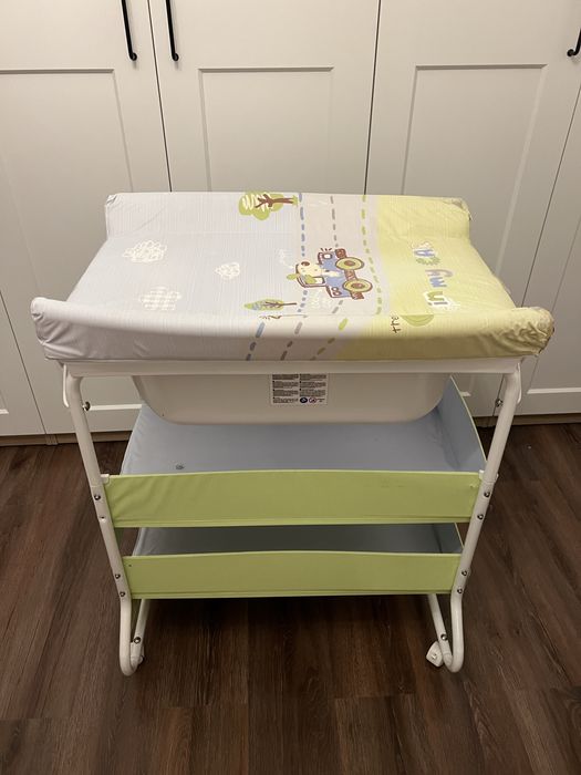 Masa de infasat si cadita