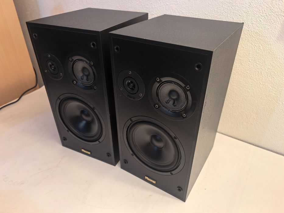 Boxe Magnat 3 cai 4-8 ohmi 2x120W