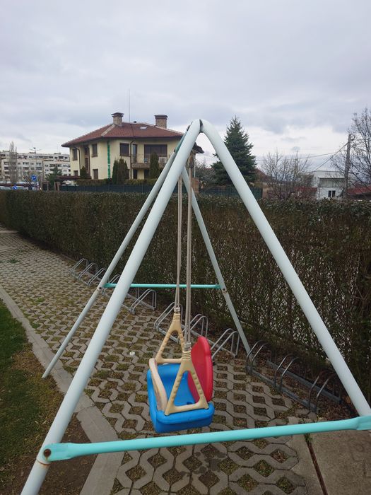 Детска люлка със стойка