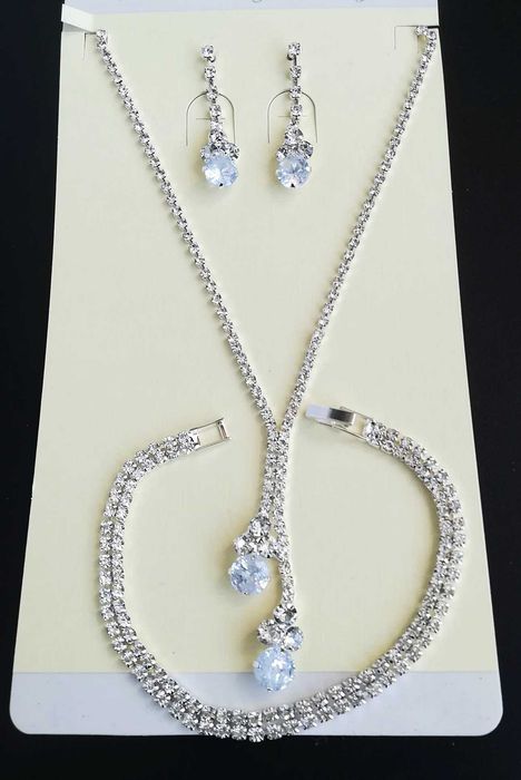 set bijuterii elegant cu zirconii albe pentru mirese si ocazii