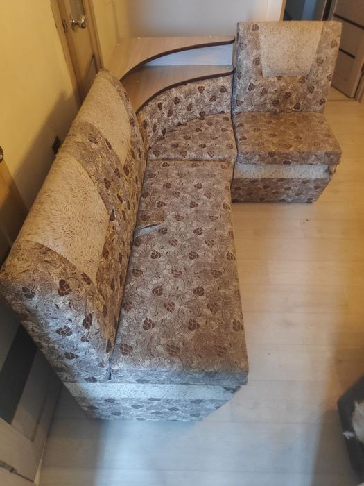 Продам мягкий уголок