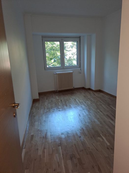 Vand apartament 4 camere – Zona Unirii