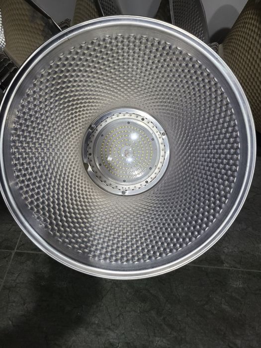 Продаётся светодиодный светильник rsp 150wt