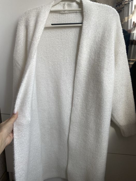 Теплый белый кардиган
