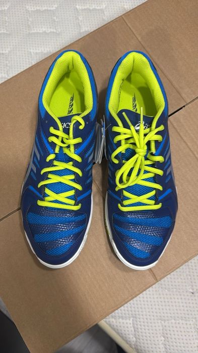 Кроссовки волейбольные новые
