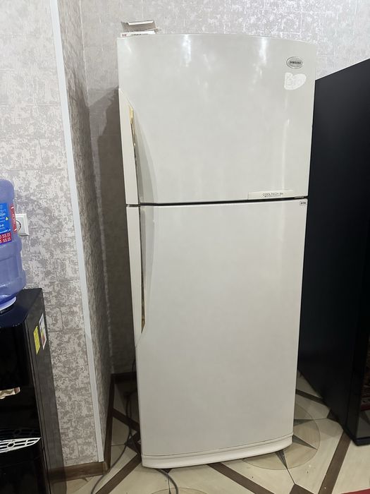 холодильник продается