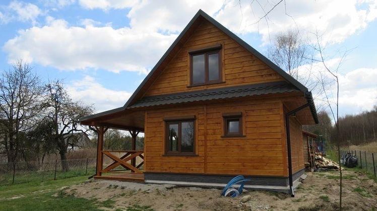 Vand cabane de locuit și de gradina
