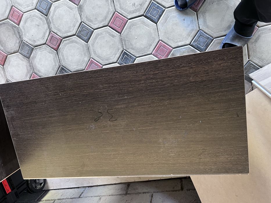 Продаеться тумбочка для прихожий