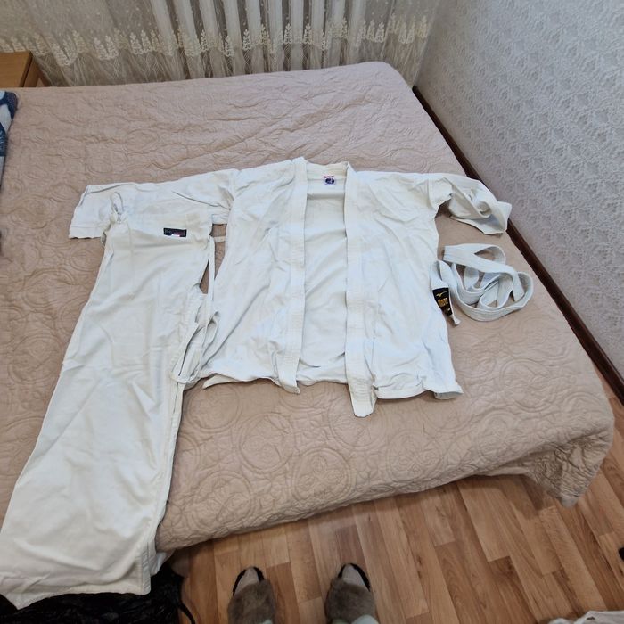 Продам кимоно 4 вида