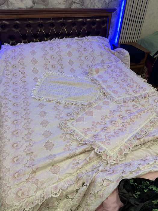 Pakrival. Zo’r 2 ta yostiq chilt bor