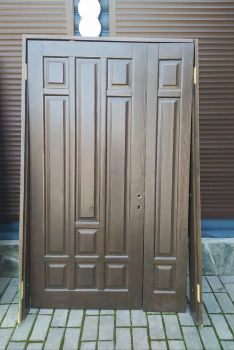 Продам межкомнатные деревянные двери