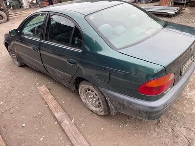 Тойота Авенсис 2.0 бензин  Toyota avensis 2.0 I 1999 г  НА ЧАСТИ !!!