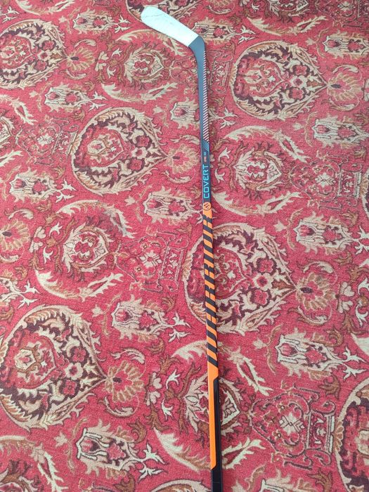 Продаю клюшку профф новая играла только 2 раза