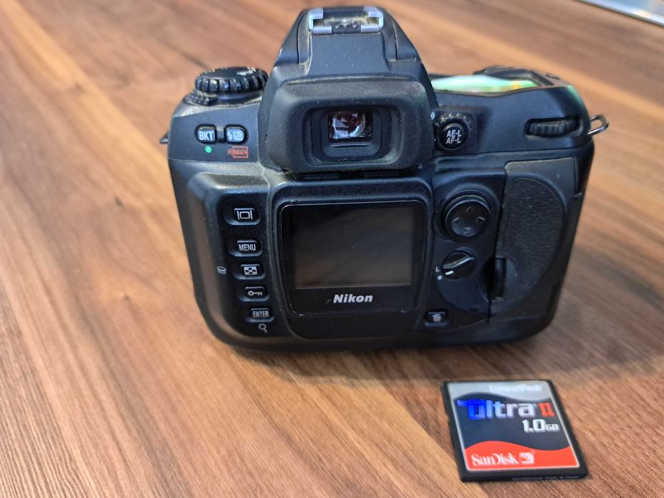 Nikon D100 + Obiectiv 28-100mm