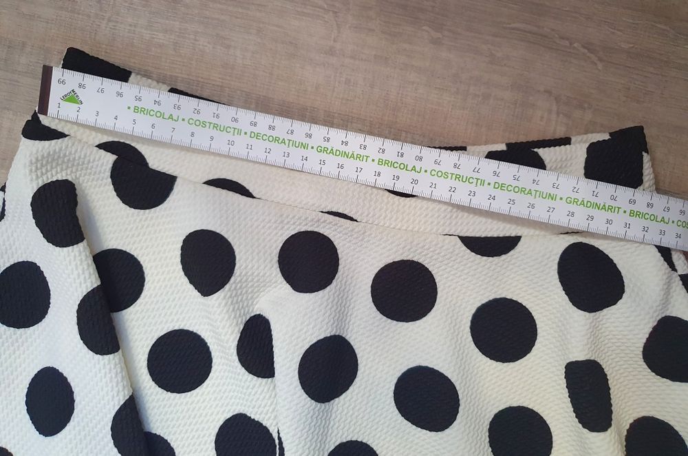 Fustă mini cu buline