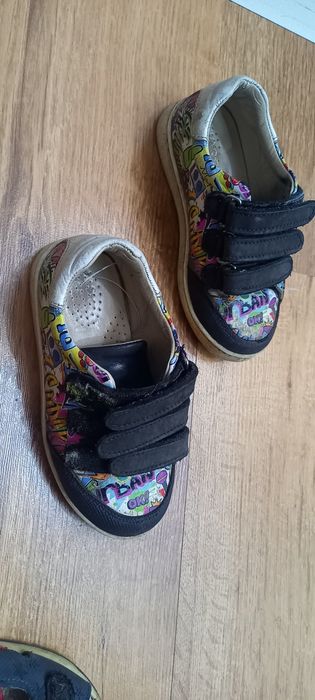 Продаю детский обувь дешево . Бу