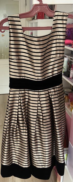 Официална дантелена рокля + пухкаво елече