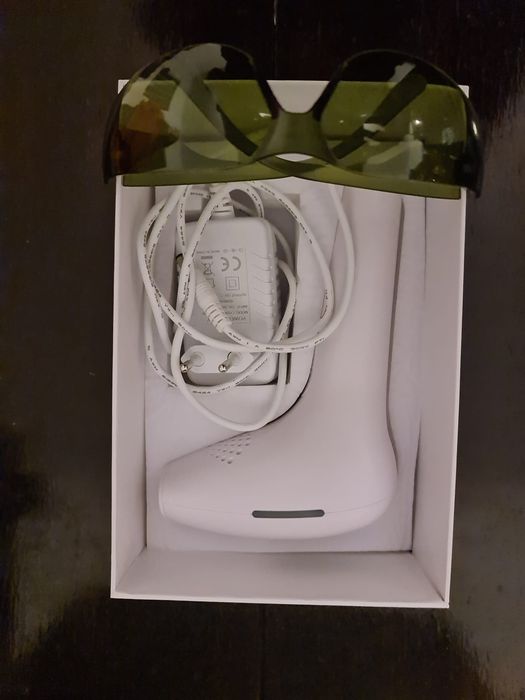 Epilator IPL  cu ochelari si manual de folosire.