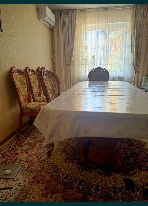 ПРОДАМ Стол и 6 стульев, при покупке горка в подарок