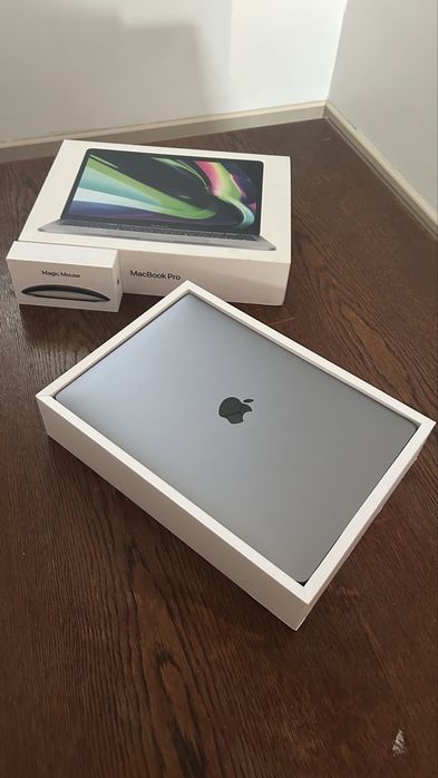 MacBook Pro M1 2020 13” 8GB/256GB + 98% baterie + Magic Mouse 3