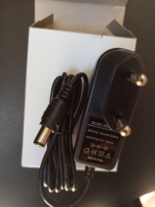 Продавам захранвания 12V