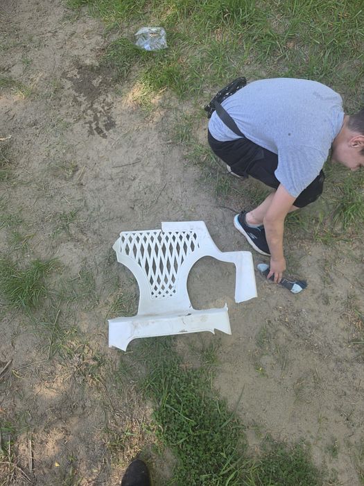 vând scaun putin folosit