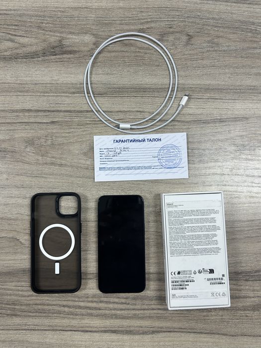 Продаю Айфон 13