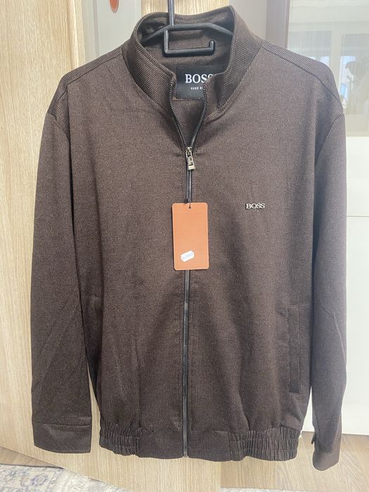 Спортивныи кастюм