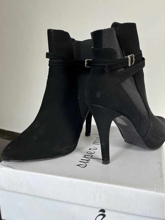 Продавам дамски боти , номер 36