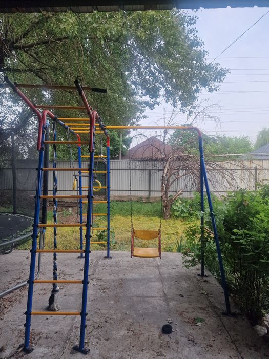 Комплекс детский с качелей