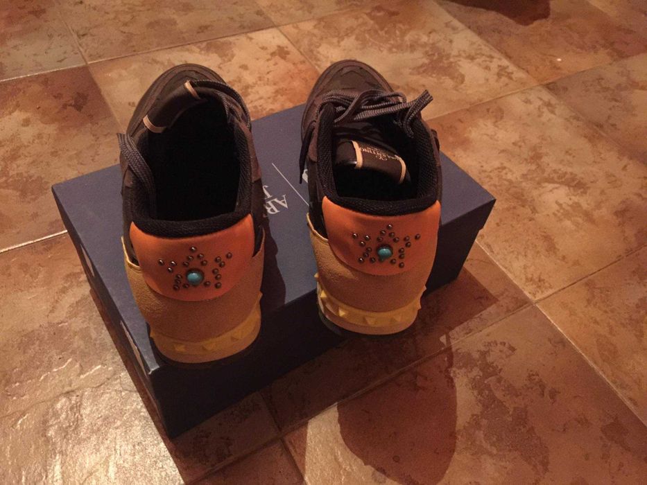 Giuseppe zanotti london velvet gold, Valentino, Armani jeans , Versace