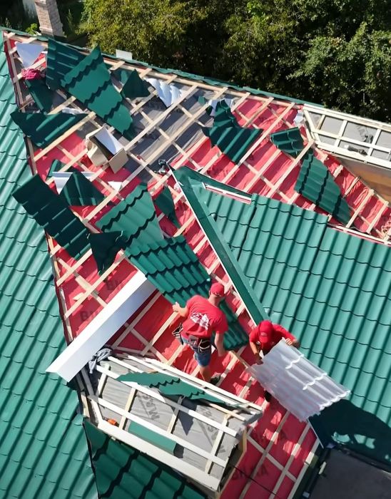 Montaj acoperis tigla metalică și ceramica , reparatii urgente etc