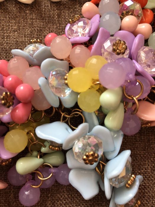 Ефектно дамско колие