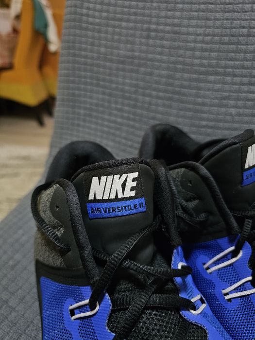 Nike Air Versatile II