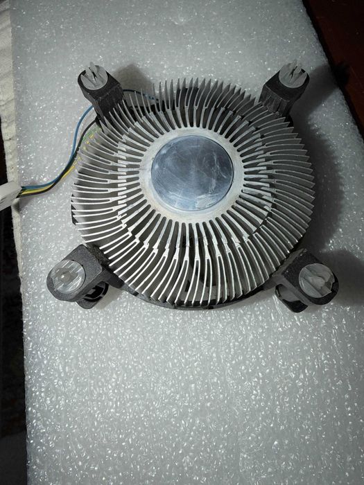 Procesor Intel Core I3-8100 + Cooler