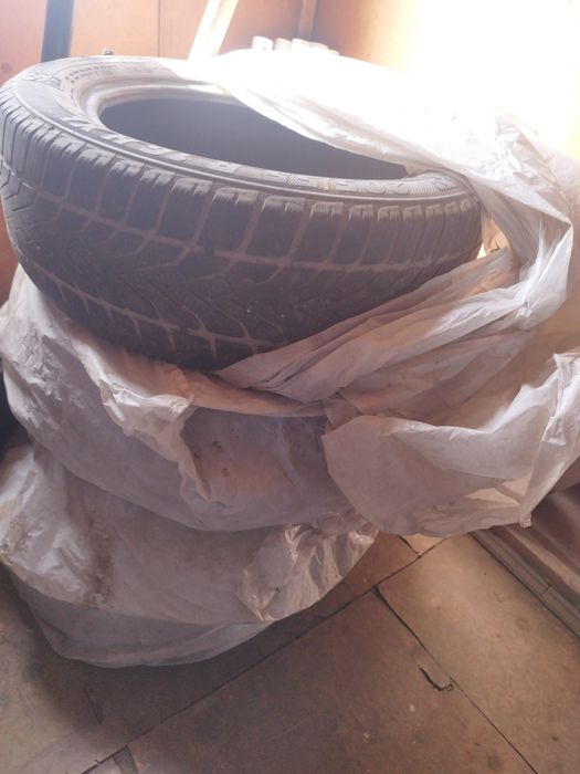 Продам шины 8 зимних резин