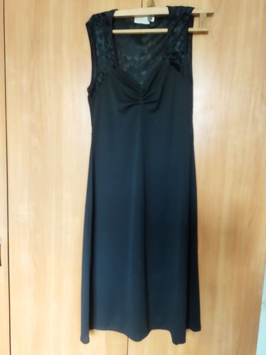 Отдам даром женские вещи