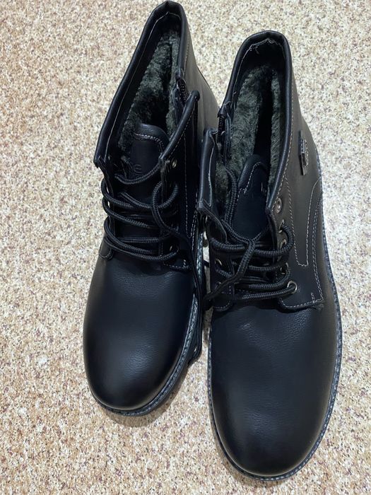 Безторг . Срочно  новые  сапоги  продам .