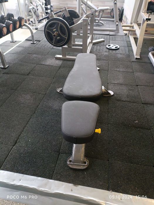 Тапициране на мебели и автомобили