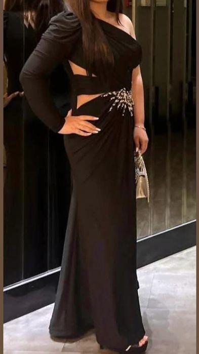 Vand rochii de seara noi cu eticheta