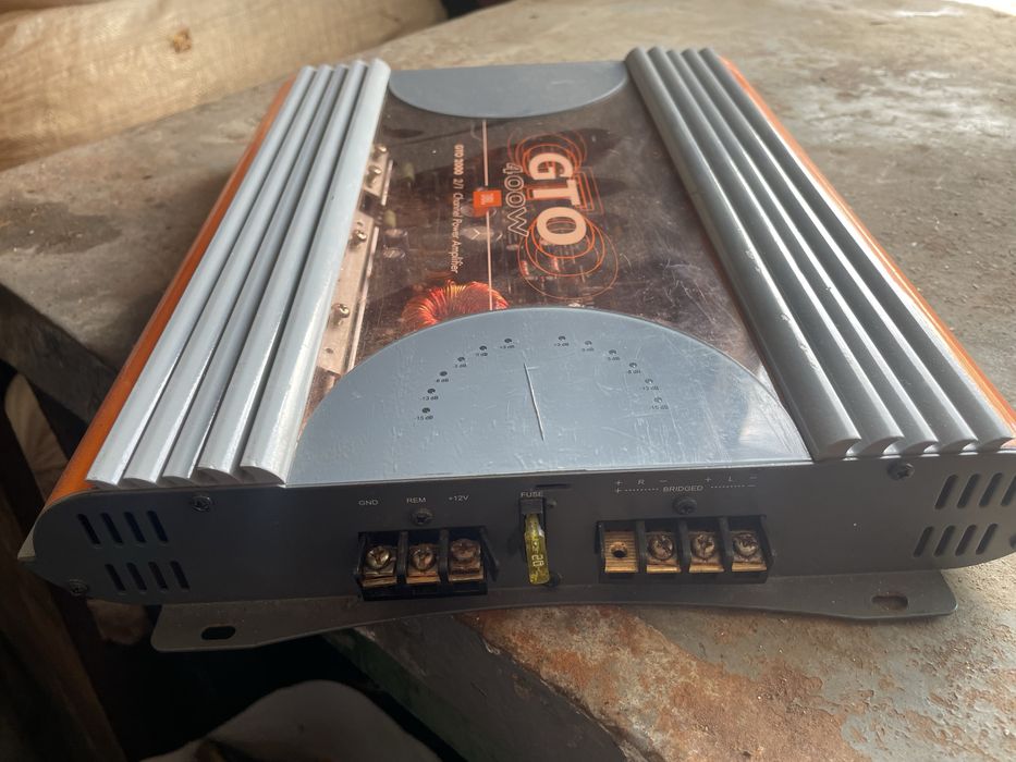 Усилвател  на    JBL