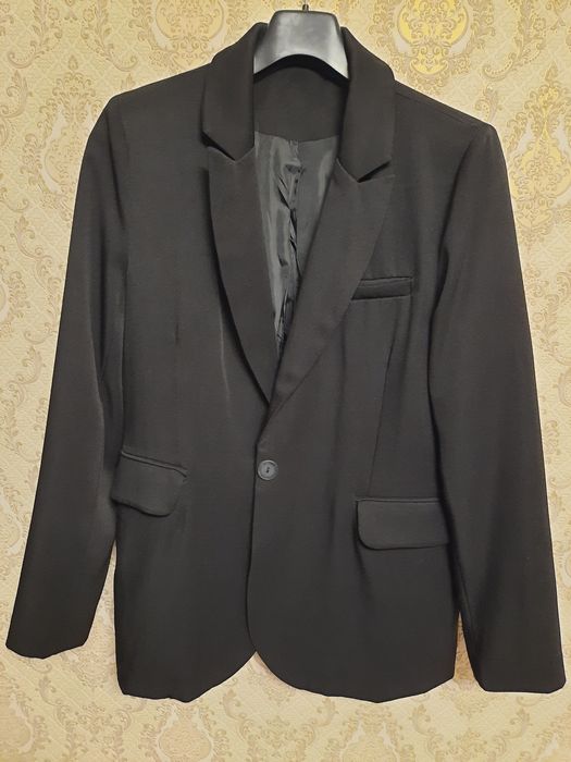 Пиджак  черный классический