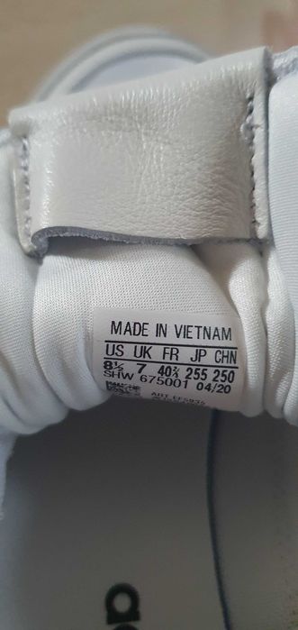 Оригинални маратонки adidas