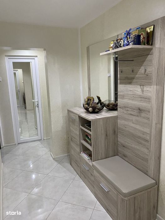 Apartament 4 camere de vanzare