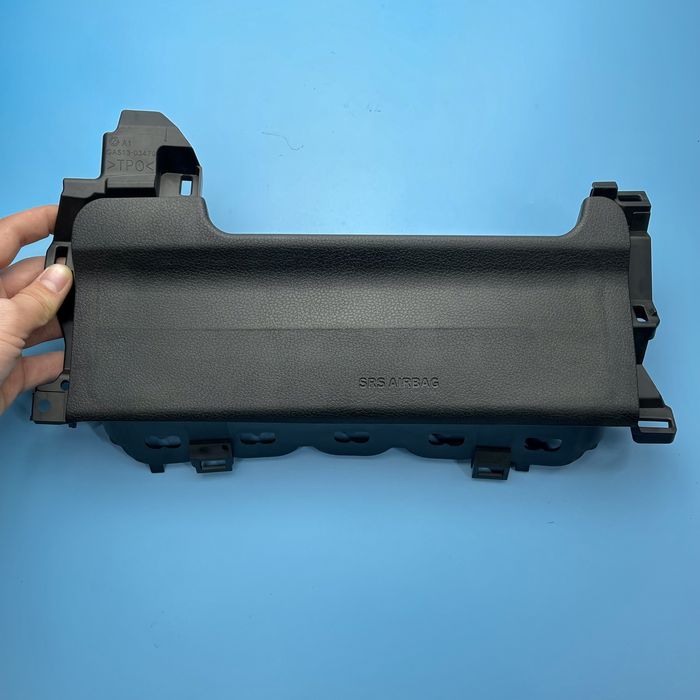 Крышка подушки безопастности в колени Lexus Es260