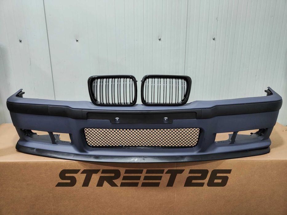 Bara Fata M BMW E36 cu Grile duble negru lucios (1991-1998)