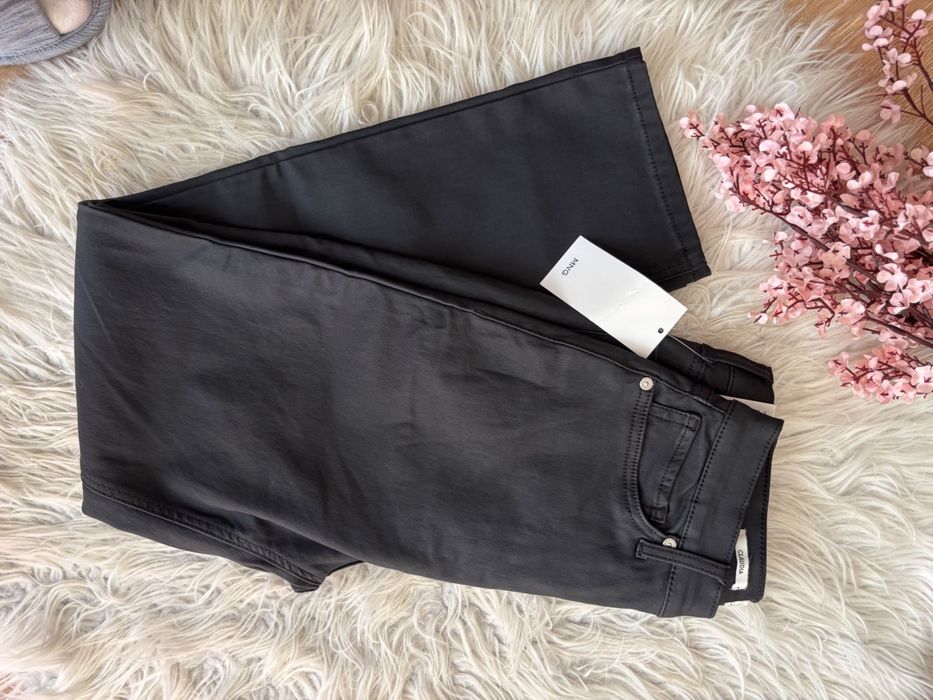 Нови дънки MANGO