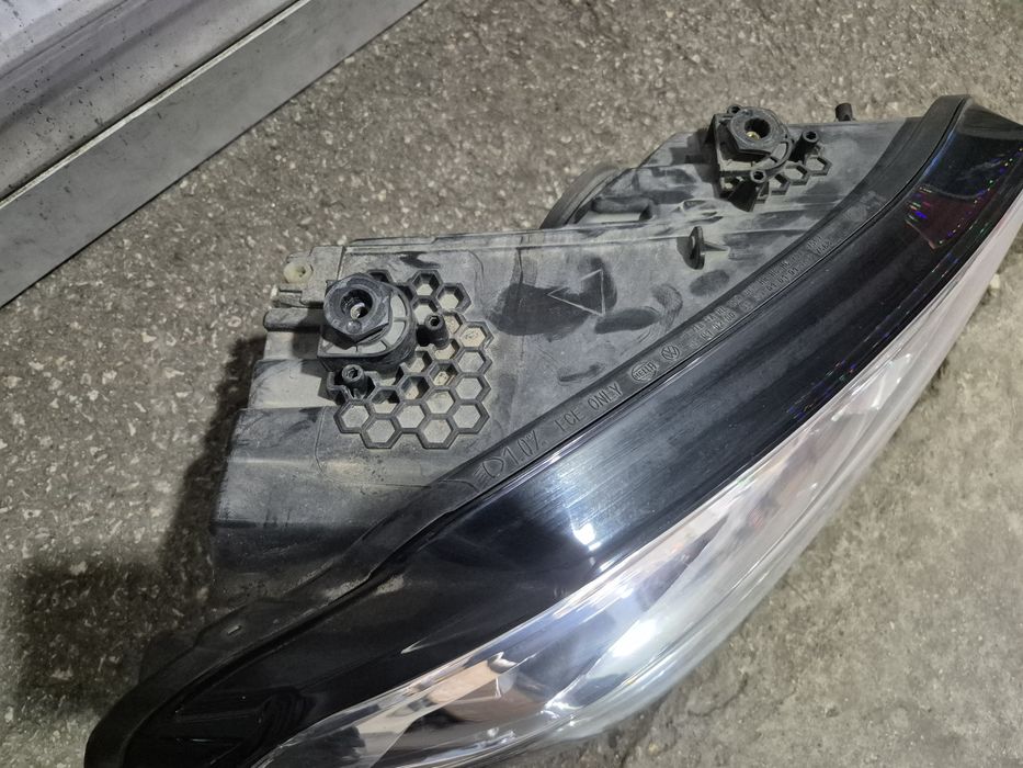 Десен фар VW Caddy Фолксваген Кади фарове